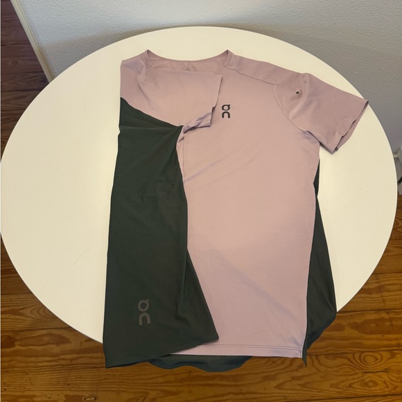 On Running Performance Tee - Picture 2 of 4